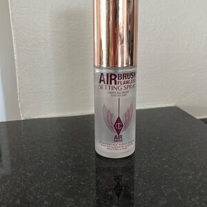 NWOT Charlotte Tilbury
Airbrush Flawless Setting Spray